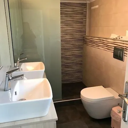 Swisshaus Mit Meerblick 公寓 尼尔斯吉尼